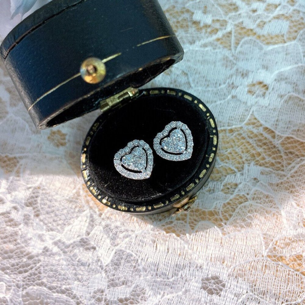NEW! Beautiful Silver Diamond Heart Stud Earrings - CLASSIC ROMANTIC SPECIAL - Picture 5 of 6